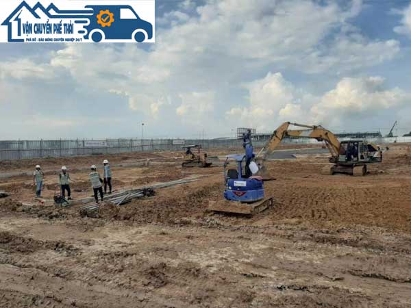Đào đất móng nhà bằng thủ công và máy xúc