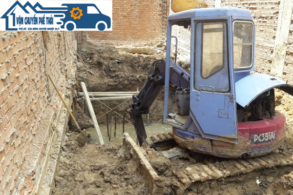Báo giá thuê máy xúc cuốc móng nhà 2025