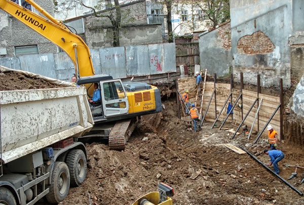 Dịch vụ đào móng tại quận Hai Bà Trưng của Mạnh Hùng