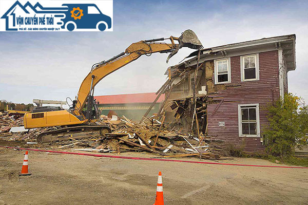 Dịch vụ đập phá nhà cũ trọn gói với giá ưu đãi tại Mạnh Hùng